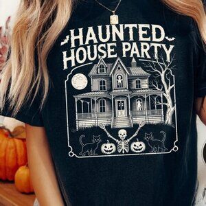 Retro Haunted House Party T-Shirt | Spooky Season Halloween Te